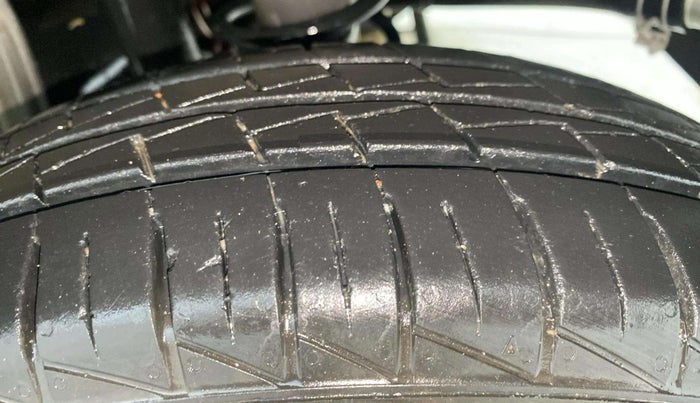 2022 Maruti Alto LXI O, Petrol, Manual, 10,372 km, Left Rear Tyre Tread