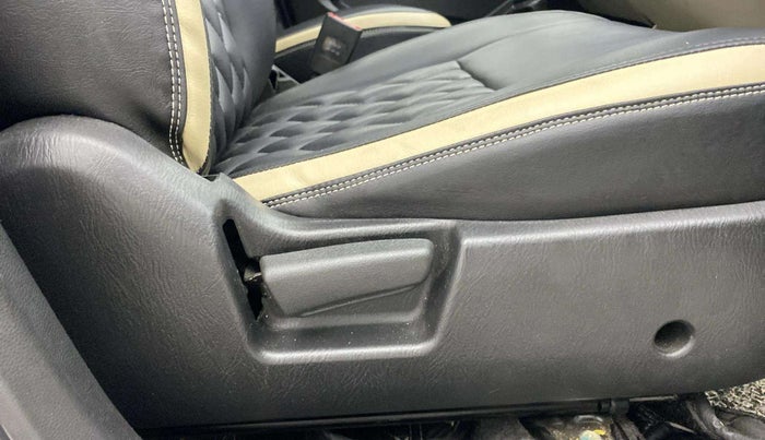 2022 Maruti Alto LXI O, Petrol, Manual, 10,372 km, Driver Side Adjustment Panel