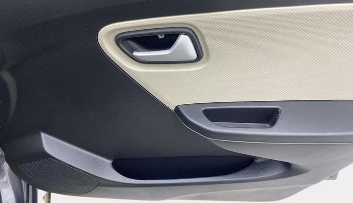 2022 Maruti Alto LXI O, Petrol, Manual, 10,372 km, Driver Side Door Panels Control