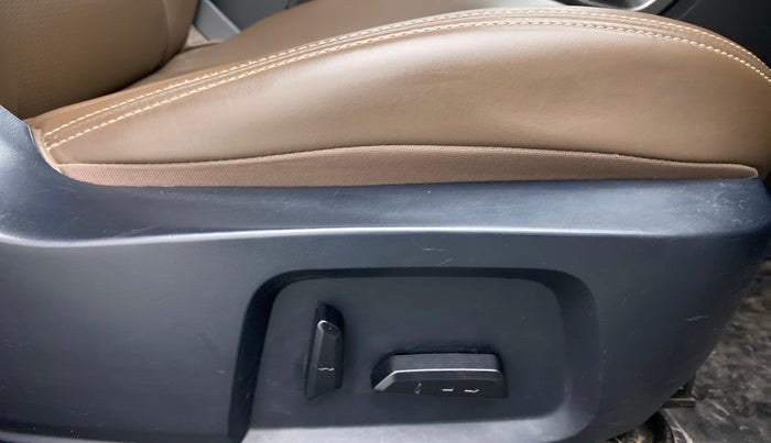 2021 Tata Harrier XZ PLUS 2.0L DUAL TONE, Diesel, Manual, 70,859 km, Driver Side Adjustment Panel