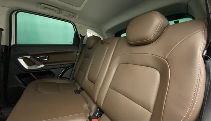 2021 Tata Harrier XZ PLUS 2.0L DUAL TONE, Diesel, Manual, 70,859 km, Right Side Rear Door Cabin