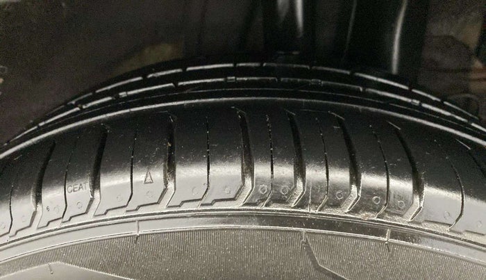 2021 KIA SONET GTX PLUS 1.0 IMT DUAL TONE, Petrol, Manual, 38,978 km, Left Rear Tyre Tread