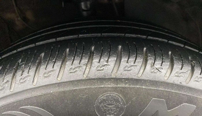 2021 KIA SONET GTX PLUS 1.0 IMT DUAL TONE, Petrol, Manual, 38,978 km, Right Front Tyre Tread