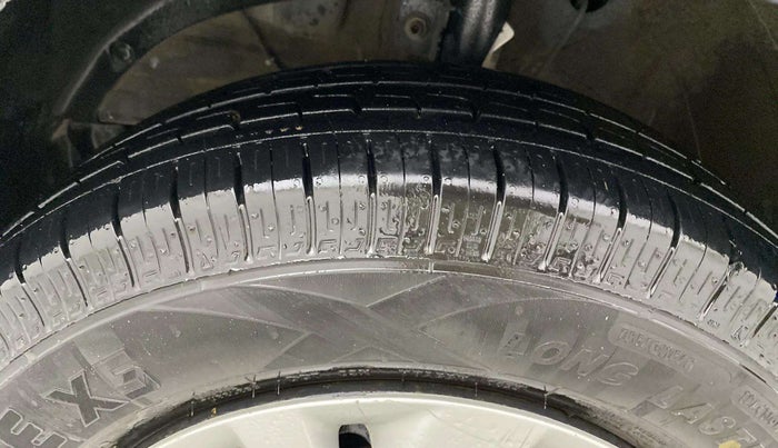 2021 Maruti Swift VXI, Petrol, Manual, 64,972 km, Left Front Tyre Tread
