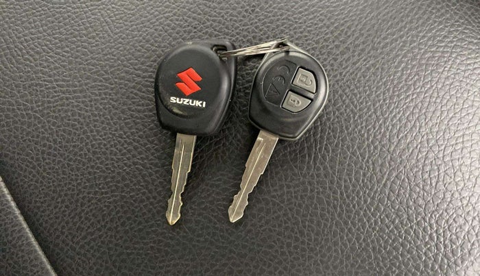 2021 Maruti Swift VXI, Petrol, Manual, 64,972 km, Key Close Up