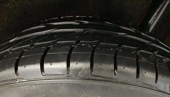 2020 Maruti Vitara Brezza VXI, Petrol, Manual, 43,802 km, Left Rear Tyre Tread
