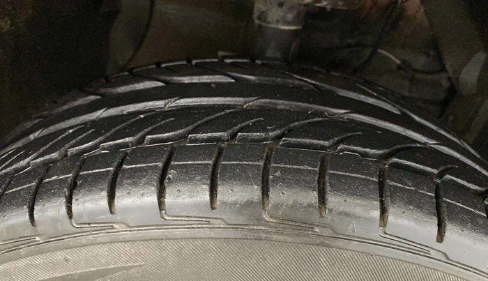2020 Maruti Vitara Brezza VXI, Petrol, Manual, 43,802 km, Right Front Tyre Tread