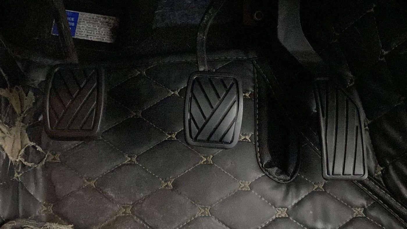 2020 Maruti Vitara Brezza VXI, Petrol, Manual, 43,925 km, Pedals