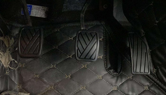 2020 Maruti Vitara Brezza VXI, Petrol, Manual, 43,802 km, Pedals