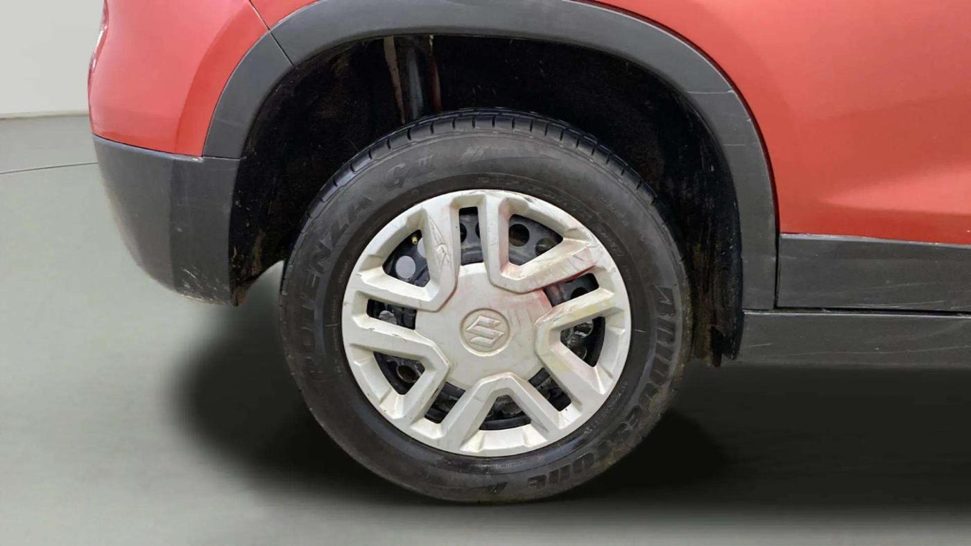 2020 Maruti Vitara Brezza VXI, Petrol, Manual, 43,925 km, Right Rear Wheel