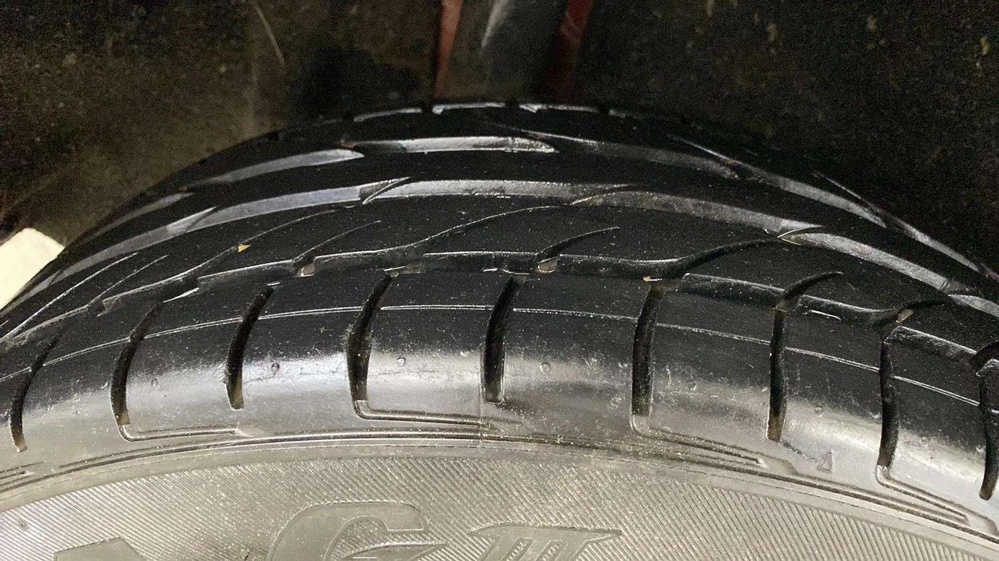 2020 Maruti Vitara Brezza VXI, Petrol, Manual, 43,925 km, Right Rear Tyre Tread