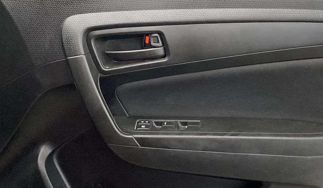 2020 Maruti Vitara Brezza VXI, Petrol, Manual, 43,925 km, Driver Side Door Panels Control