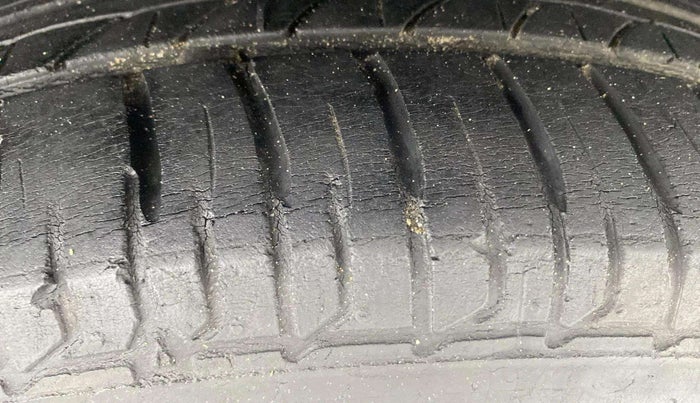 2022 Maruti Swift ZXI AMT, Petrol, Automatic, 56,705 km, Right Front Tyre Tread