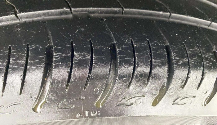 2022 Maruti Swift ZXI AMT, Petrol, Automatic, 56,705 km, Right Rear Tyre Tread
