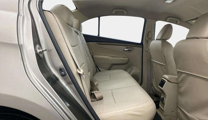 2019 Maruti Ciaz SIGMA 1.5 SHVS MT  PETROL, Petrol, Manual, 61,645 km, Right Side Rear Door Cabin