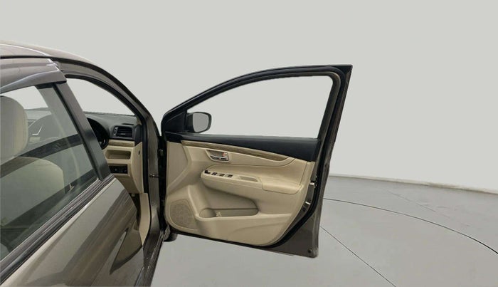 2019 Maruti Ciaz SIGMA 1.5 SHVS MT  PETROL, Petrol, Manual, 61,645 km, RHS Front Door