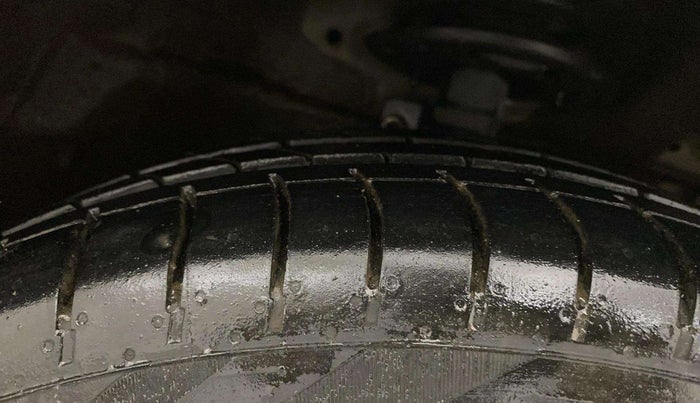 2019 Maruti Ciaz SIGMA 1.5 SHVS MT  PETROL, Petrol, Manual, 61,645 km, Right Front Tyre Tread