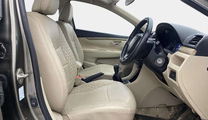 2019 Maruti Ciaz SIGMA 1.5 SHVS MT  PETROL, Petrol, Manual, 61,645 km, Right Side Front Door Cabin