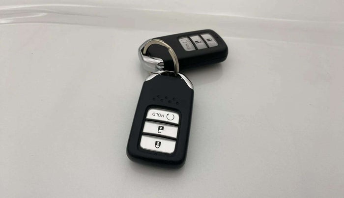 2024 Honda ELEVATE VX CVT, Petrol, Automatic, 16,155 km, Key Close Up