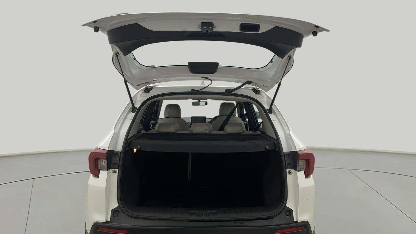 2024 Honda ELEVATE VX CVT, Petrol, Automatic, 16,155 km, Boot Door Open