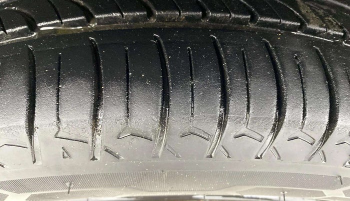 2017 Maruti Wagon R 1.0 VXI AMT, Petrol, Automatic, 31,209 km, Left Front Tyre Tread