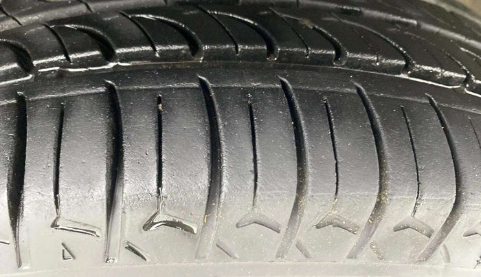2017 Maruti Wagon R 1.0 VXI AMT, Petrol, Automatic, 31,209 km, Right Front Tyre Tread
