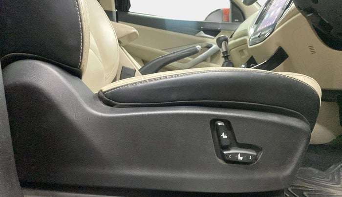 2021 MG HECTOR SHARP HYBRID 1.5 PETROL, Petrol, Manual, 17,368 km, Driver Side Adjustment Panel