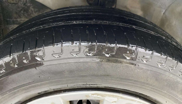 2015 Honda Amaze 1.2L I-VTEC S, Petrol, Manual, 72,917 km, Left Front Tyre Tread