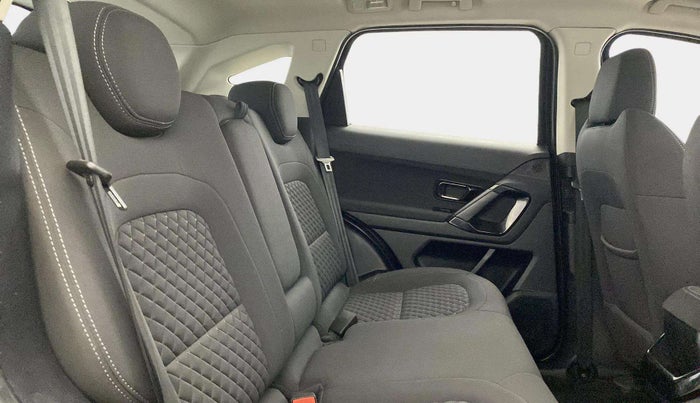 2022 Tata Harrier XT PLUS 2.0L KRYOTEC HALO EDITION, Diesel, Manual, 52,603 km, Right Side Rear Door Cabin