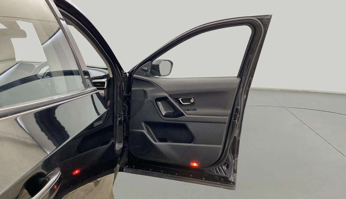2022 Tata Harrier XT PLUS 2.0L KRYOTEC HALO EDITION, Diesel, Manual, 52,603 km, RHS Front Door