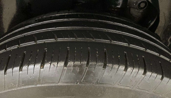 2022 Tata Harrier XT PLUS 2.0L KRYOTEC HALO EDITION, Diesel, Manual, 52,603 km, Right Rear Tyre Tread