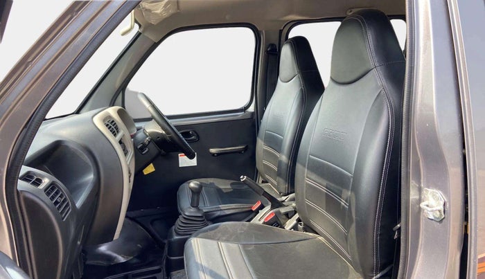2021 Maruti Eeco 5 STR AC CNG, CNG, Manual, 24,058 km, Right Side Front Door Cabin