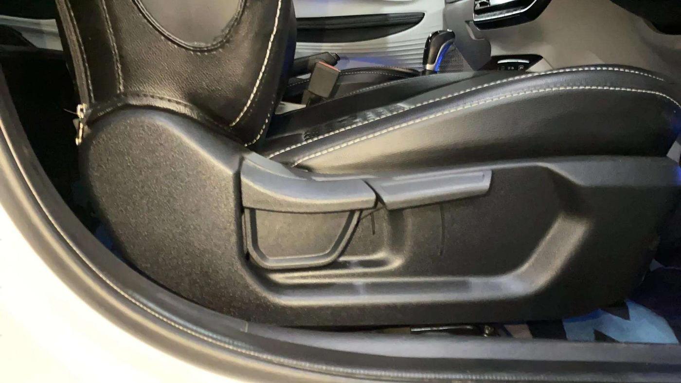 2024 Hyundai NEW I20 ASTA (O) 1.2 IVT, Petrol, Automatic, 11,903 km, Driver Side Adjustment Panel