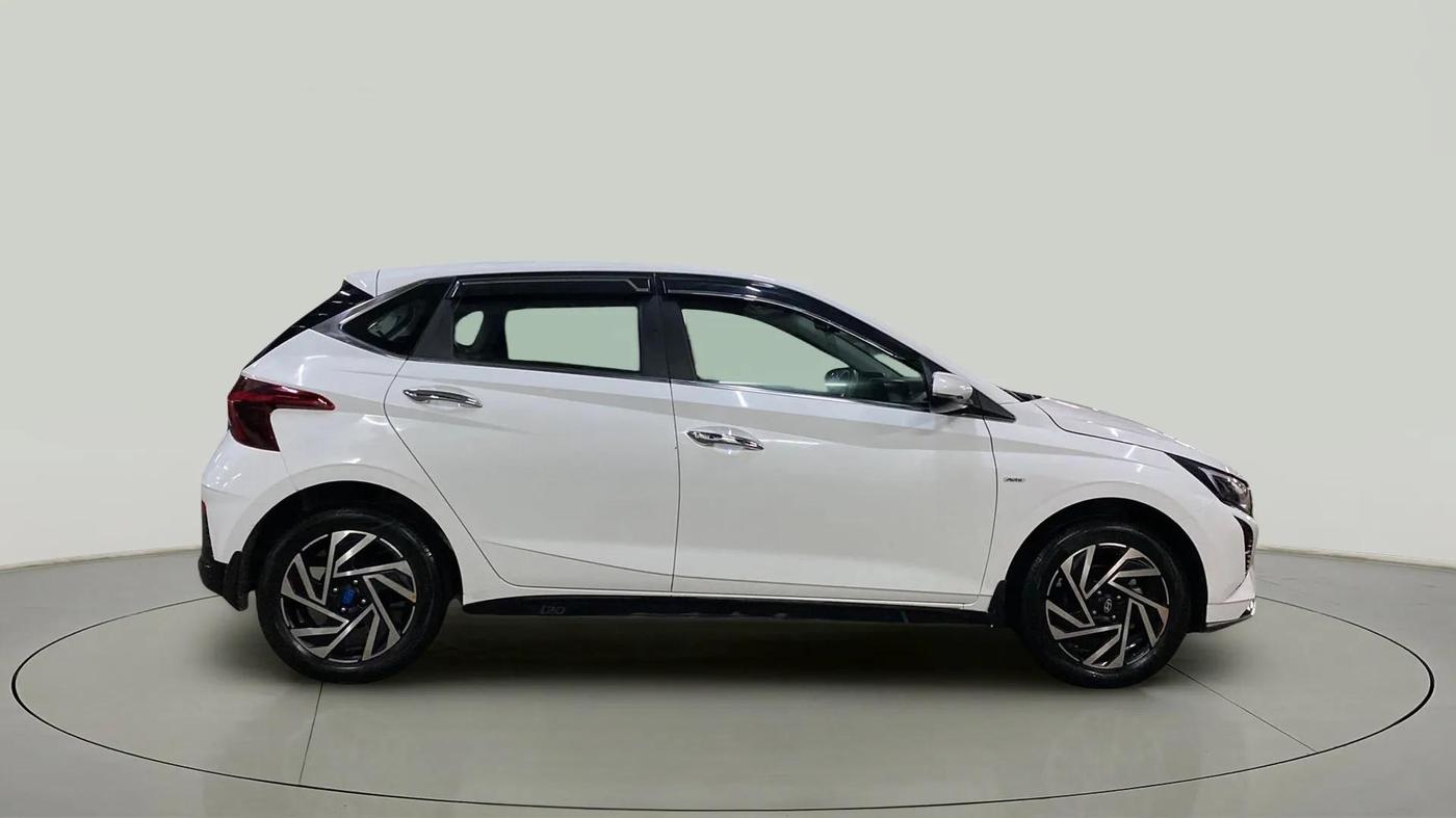 2024 Hyundai NEW I20 ASTA (O) 1.2 IVT, Petrol, Automatic, 11,903 km, Right Side View