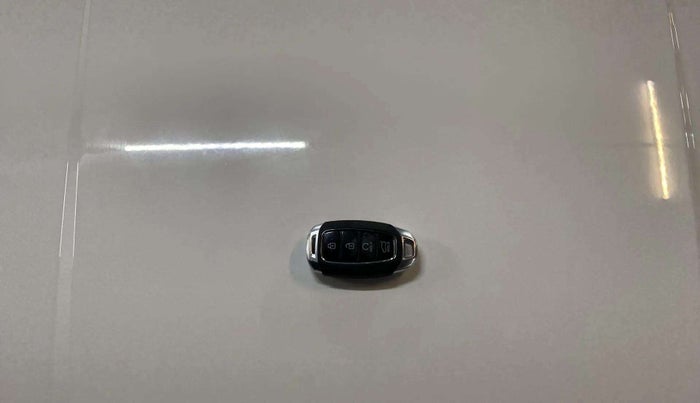 2024 Hyundai NEW I20 ASTA (O) 1.2 IVT, Petrol, Automatic, 11,893 km, Key Close Up