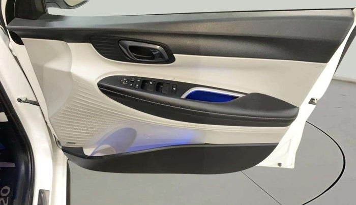 2024 Hyundai NEW I20 ASTA (O) 1.2 IVT, Petrol, Automatic, 11,893 km, Driver Side Door Panels Control