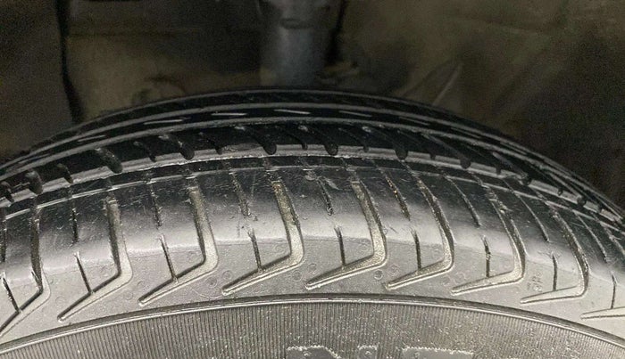 2019 Hyundai NEW SANTRO ERA EXECUTIVE, CNG, Manual, 46,702 km, Left Front Tyre Tread