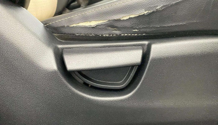 2019 Hyundai NEW SANTRO ERA EXECUTIVE, CNG, Manual, 46,702 km, Driver Side Adjustment Panel