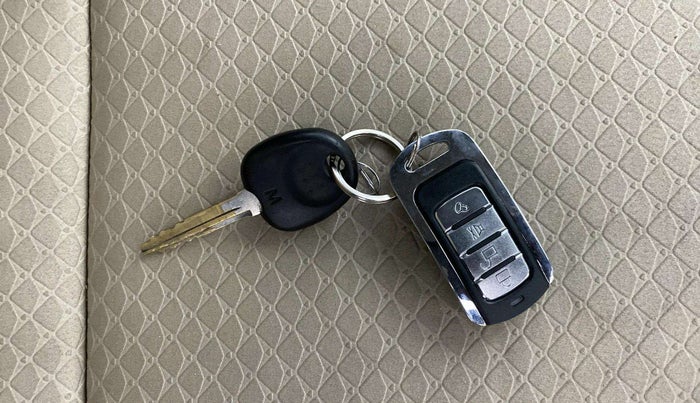 2019 Hyundai NEW SANTRO ERA EXECUTIVE, CNG, Manual, 46,702 km, Key Close Up