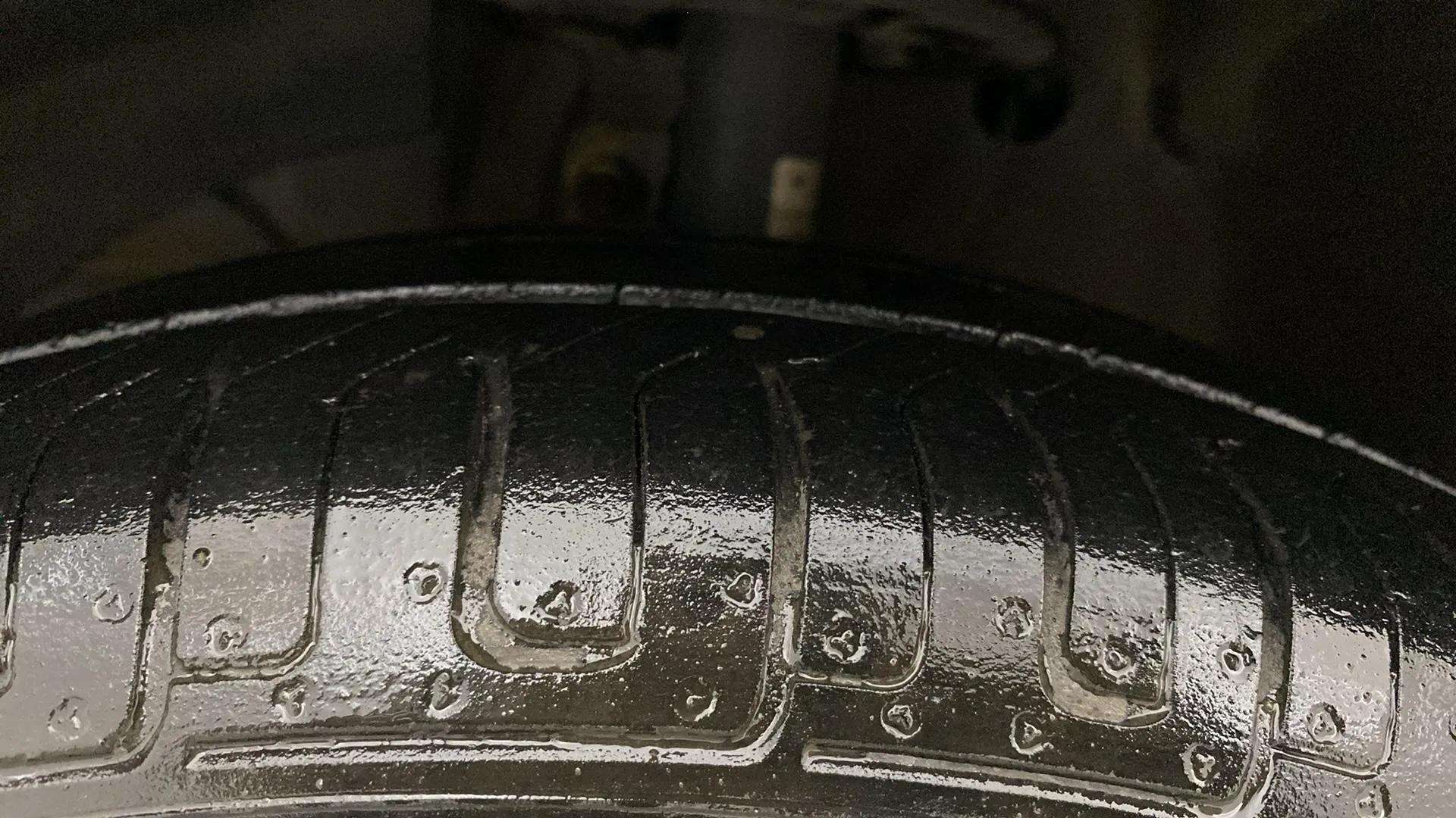 LHS-Front-Tyre-Tread-20