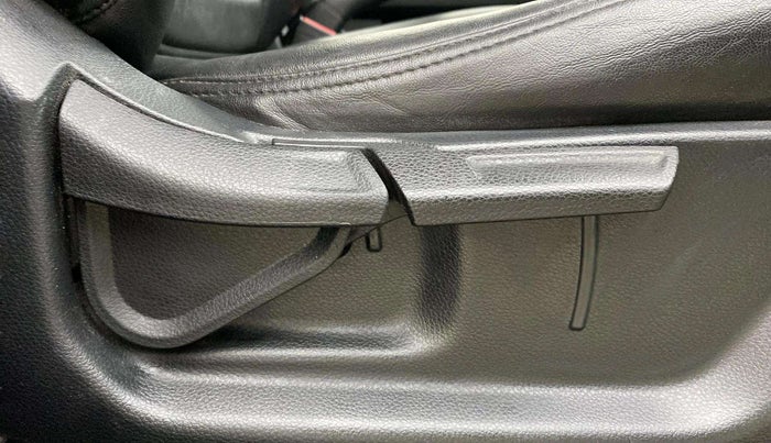 2020 KIA SONET HTX PLUS 1.5, Diesel, Manual, 85,463 km, Driver Side Adjustment Panel
