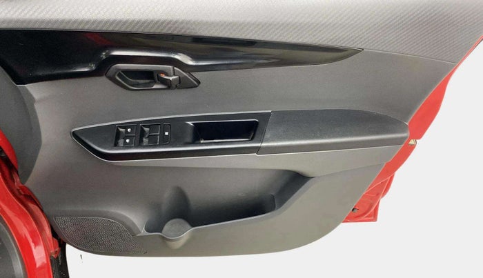 2018 Mahindra KUV 100 NXT K4+ P 6 STR, Petrol, Manual, 45,543 km, Driver Side Door Panels Control