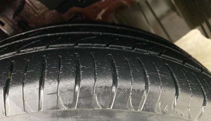 2018 Mahindra KUV 100 NXT K4+ P 6 STR, Petrol, Manual, 45,543 km, Left Front Tyre Tread