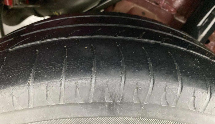 2018 Mahindra KUV 100 NXT K4+ P 6 STR, Petrol, Manual, 45,543 km, Left Rear Tyre Tread