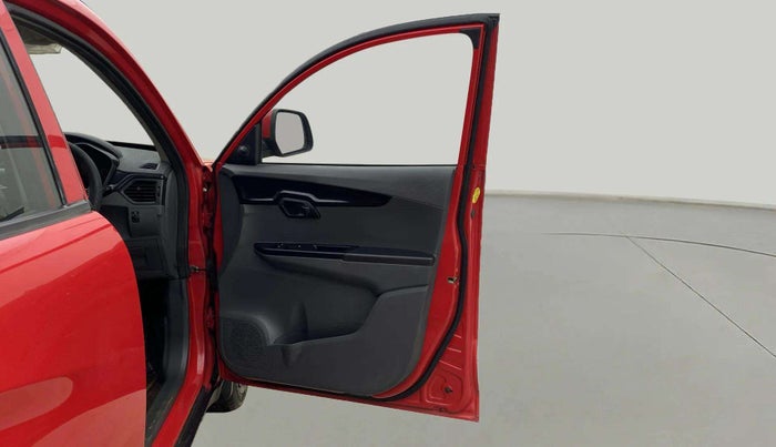 2018 Mahindra KUV 100 NXT K4+ P 6 STR, Petrol, Manual, 45,543 km, RHS Front Door