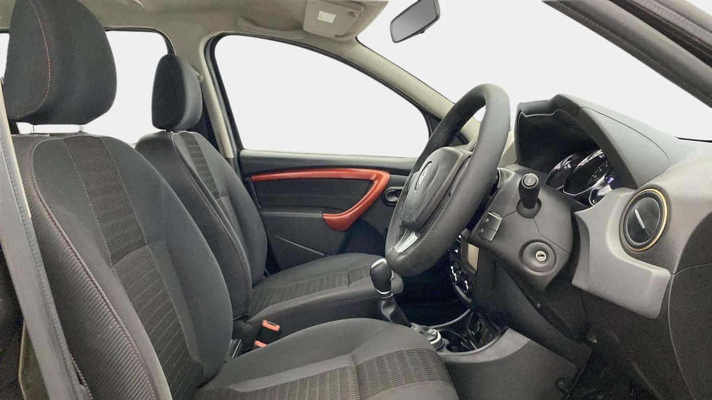 2017 Renault Duster RXS CVT, Petrol, Automatic, 37,203 km, Right Side Front Door Cabin