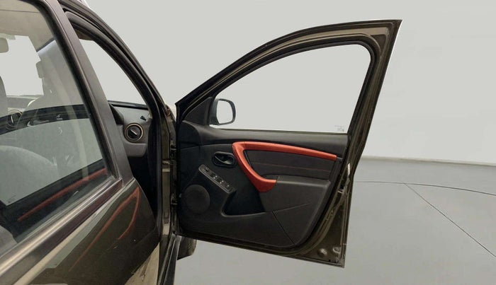 2017 Renault Duster RXS CVT, Petrol, Automatic, 37,203 km, RHS Front Door
