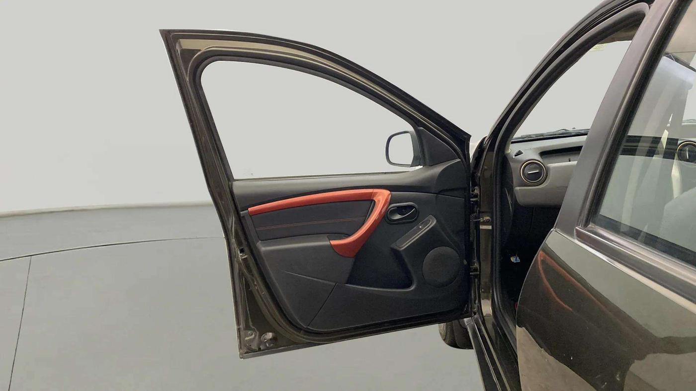 2017 Renault Duster RXS CVT, Petrol, Automatic, 37,203 km, LHS Front Door