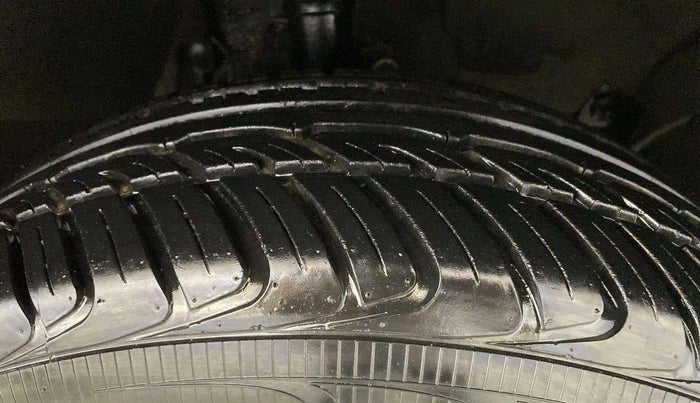 2017 Renault Duster RXS CVT, Petrol, Automatic, 37,203 km, Right Front Tyre Tread