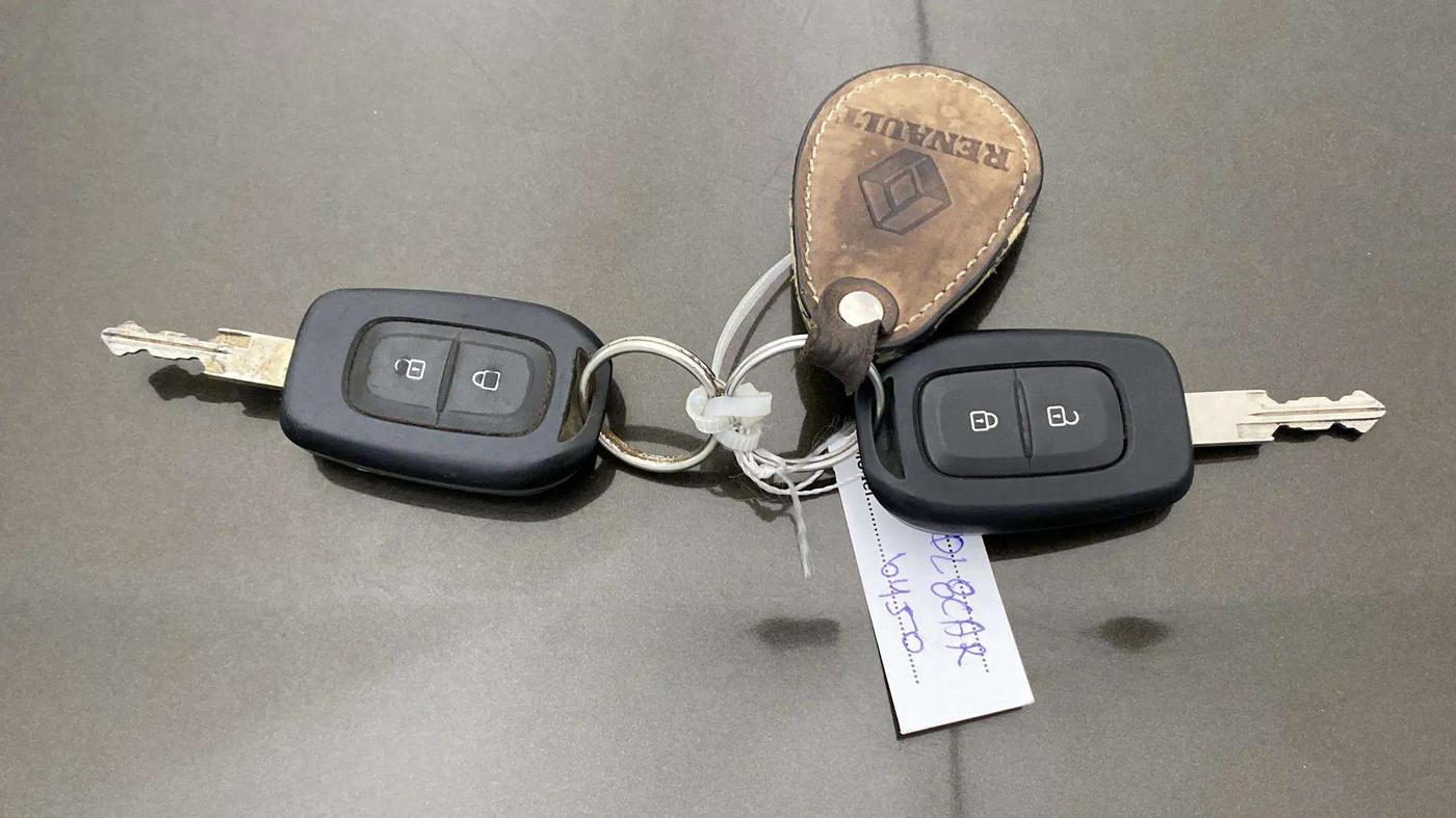2017 Renault Duster RXS CVT, Petrol, Automatic, 37,203 km, Key Close Up